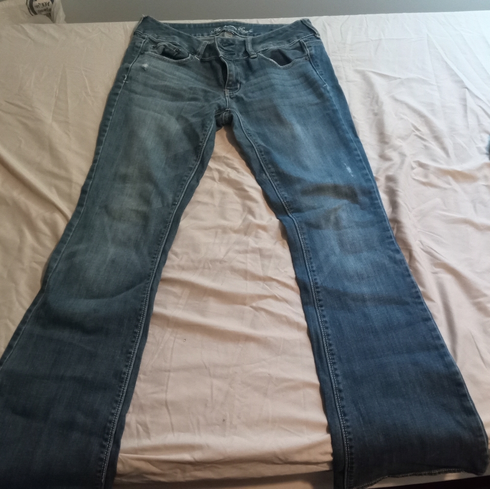 Size-6 American Eagle Stretch Jeans